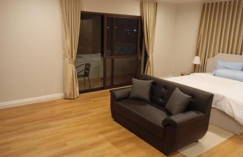 Bang Pakong Villa | Waterfront Royal Villa