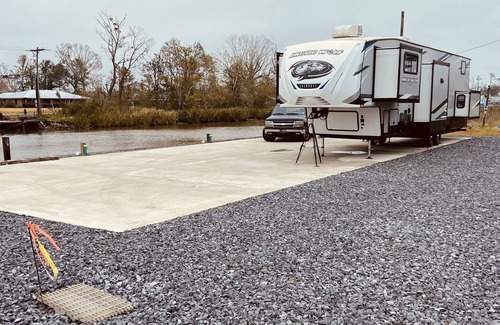 Bourg RV Rental | Scenic Waterfront RV Site with Launch Near Cocodrie