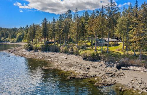 Friday Harbor House | Waterfront San Juan