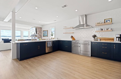Croom House | Waterfront Sanctuary: Relaxing Escape Near DC/Baltimore