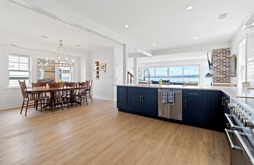 Croom House | Waterfront Sanctuary: Relaxing Escape Near DC/Baltimore