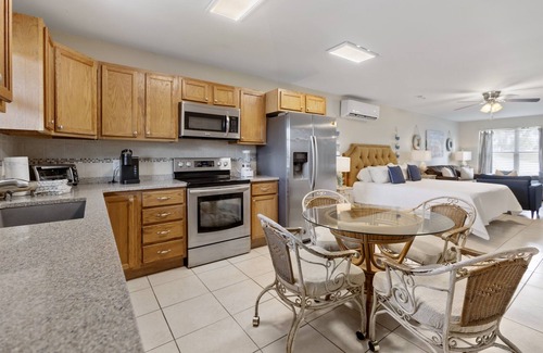 Laguna Beach Estates House | Waterfront Secret 2 | Value Home Steps from the Beach | Pet Friendly | 21 and Up