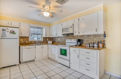 Big Coppitt Key House | Scenic Waterfront Home with Dock, Kayaks & Pet-Friendly Stay