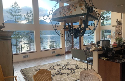Finley Point House | Waterfront Haven: Sleeps 8 with Beach Access & Pool