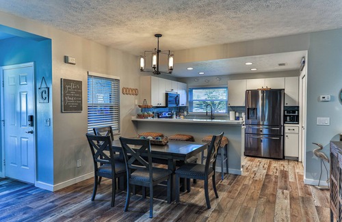Crystal River Condo | Waterfront Retreat for 6 with Private Dock & Heated Pool