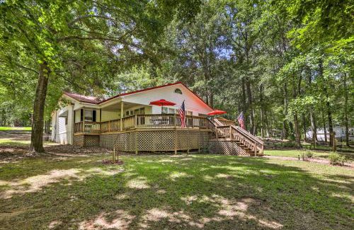 Hardwick House | Waterfront Sparta Gem with Fire Pit & Family-Friendly Amenities
