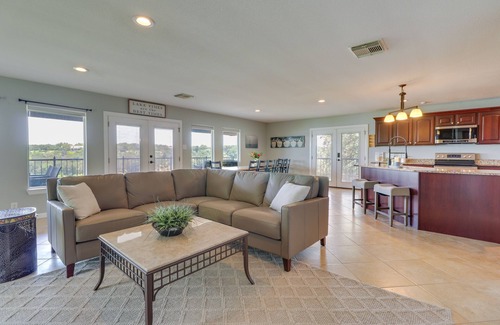 Spicewood House | Waterfront Spicewood Retreat with Hot Tub and Lake View