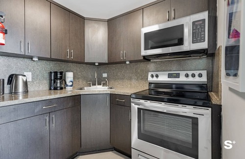North Bay Village Apartment | Waterfront Apartment in North Bay Village with Free Parking