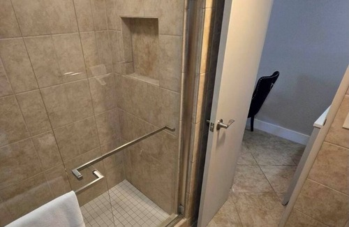 Trailer Estates Hotel | Scenic Waterfront Studio at Ramada Inn Sara Bay Marina