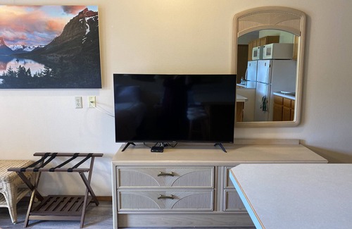 Bigfork Condo | Scenic Waterfront Studio with Pool & Spa Overlooking Flathead Lake
