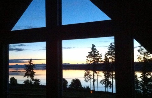 Union Bay Condo | Scenic Waterfront Suite with Kitchen on Hobby Farm Retreat