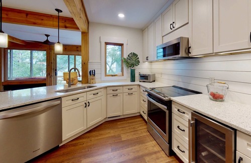 Bald Head Island Condo | Tranquil Timbercreek Waterfront Condo | Pool & Ocean Views