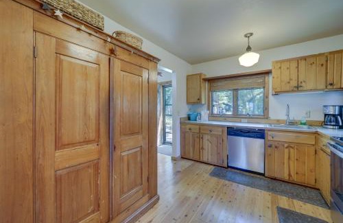 Rapid City House | Discover Torch Lake Cottage with Private Beach Access!