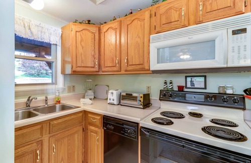 McHenry House | Waterfront Townhouse with Dock & Deck - Near Skiing Fun