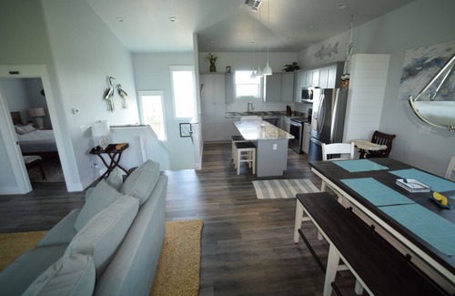 Captiva House | Waterfront Retreat: Dock Access & Steps to the Beach