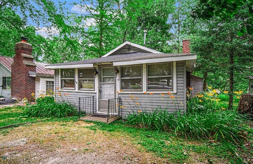 Thayer Apartment | Waterfront Retreat with Pet and Child-Friendly Amenities