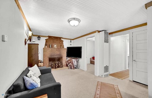 Thayer Apartment | Waterfront Retreat with Pet and Child-Friendly Amenities