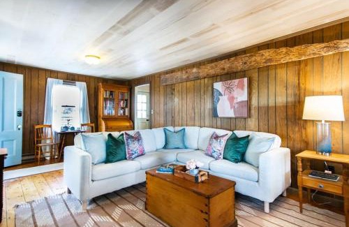 Pleasant Point House | Scenic Waterfront Retreat with Beach Access & Family-Friendly