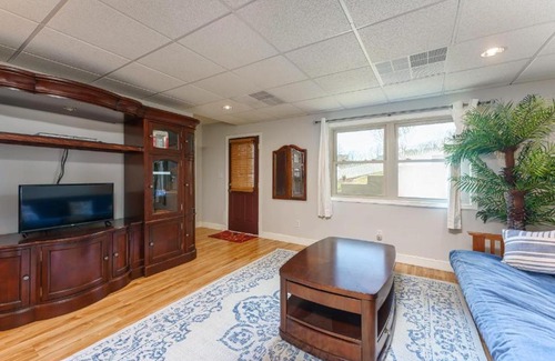 Dandridge House | Waterfront Vista: Family-Friendly Haven with Hot Tub