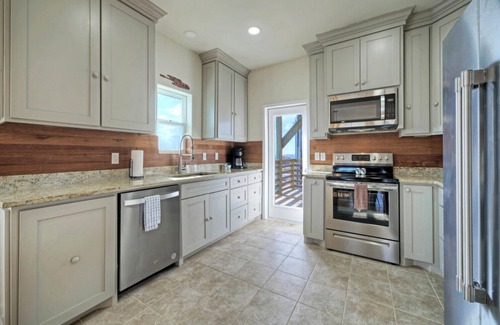 Flour Bluff House | Waterfront Haven: Marlin Madness with Pool & Boat Dock