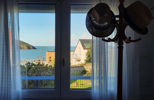 Plerin House | Oceanfront Retreat with Breathtaking Sea Views & Breakfast