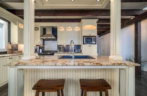 Saint-Raymond Ski Chalet | Waterfront Retreat with Breathtaking Views and Spa Access