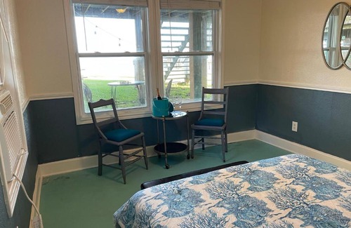 Dickinson Apartment | Pet-Friendly Waterfront 1-Bedroom Apartment Retreat