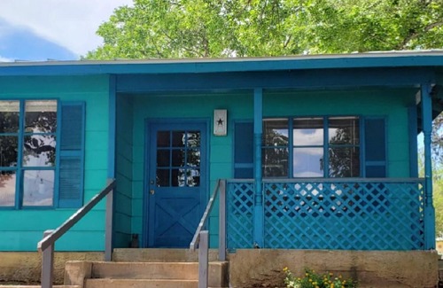 Kingsland House | Waterfront Home with Pet-Friendly Amenities and Scenic Views