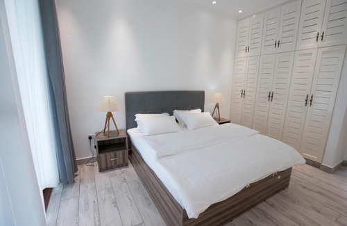 Beau Vallon Apartment | Family-Friendly Waterlily Guesthouse with 9/10 Reviews