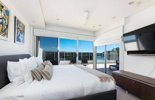 Forster Apartment | Experience Waterline 303: Top-Rated Family Retreat