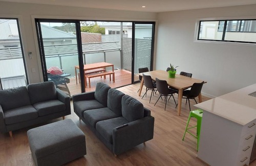 Portarlington House | Family-Friendly Waterline Property Portarlington - 9/10 Rated