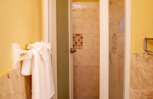 Black River Hotel | Affordable Waterloo Guest House with Pool and Family Amenities