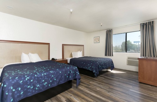 Stockton Hotel | Family-Friendly Comfort at Waterloo Inn with Breakfast Included