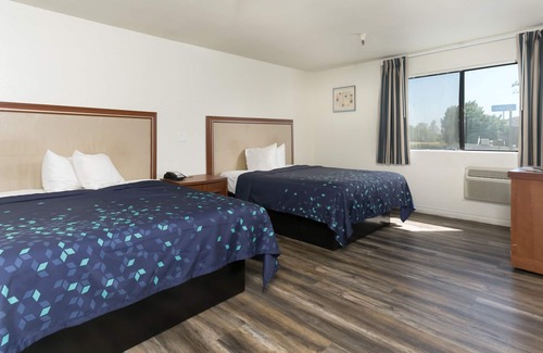Stockton Hotel | Family-Friendly Comfort at Waterloo Inn with Breakfast Included