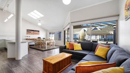Terrigal House | Watermark #17: Family-Friendly Retreat with Pool Access