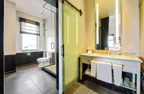 Baton Rouge Hotel | Discover WATERMARK Baton Rouge: Top Amenities Await