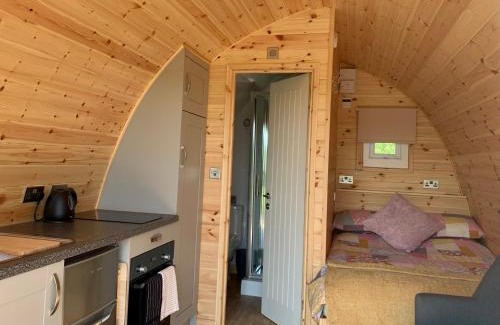 Woodbridge Apartment | Delightful Waterpump Pod for 2 in Scenic Suffolk Countryside