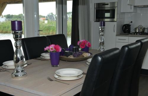 Zuideinde Resort | Idyllic Waterresort Bodelaeke: Pet-Friendly with Ocean Views