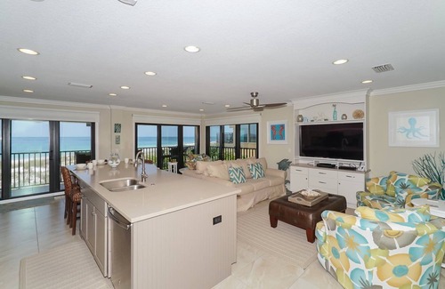Holmes Beach Condo | Experience Waters Edge 110N: Ocean View & Private Pool