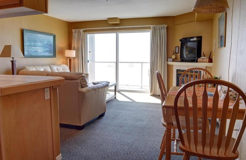 Lincoln City House | Waters Edge 312: Oceanfront Retreat for Families