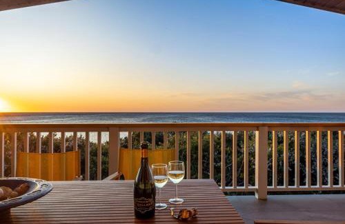 Frankston House | Discover Waters Edge: Oceanfront Haven for Families