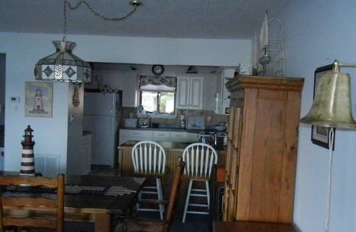 Henrico House | Waters Edge Family House: Top-Rated Getaway with Pool
