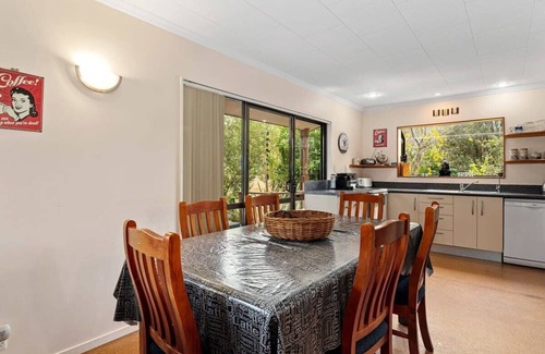 Collingwood House | Experience Oceanfront Comfort at Waters Edge Golden Bay