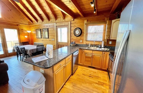 Jefferson Cabin | Riverfront Retreat: Pet Friendly with Hot Tub & Fireplaces