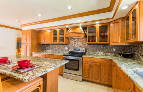 Lauderhill House | Waters Edge Manor: Lake View Retreat with Pool & Spa