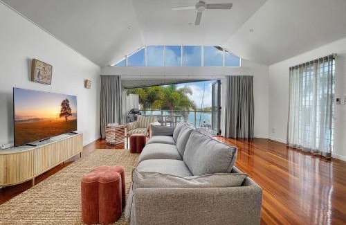 Nelly Bay House | Waters Edge Townhouse 4 - Ideal for Family Getaways