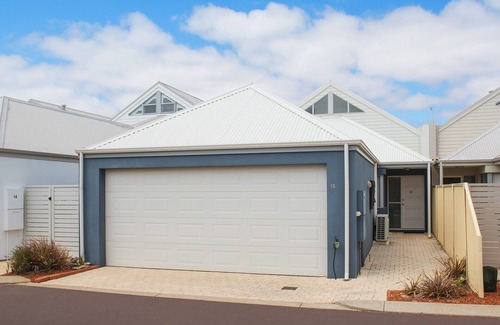 Geographe House | Waters Edge: Kayaks, BBQ & High-Speed WIFI Awaits You
