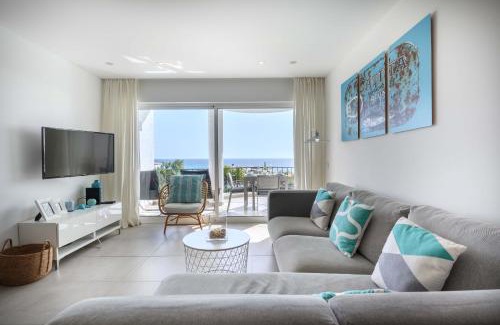 Praia da Luz Apartment | Seaside Serenity: 3 Bedroom Retreat with Stunning Views