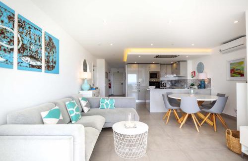Praia da Luz Apartment | Seaside Serenity: 3 Bedroom Retreat with Stunning Views