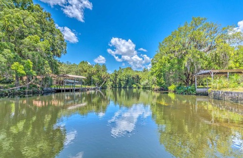 Crystal River House | Family-Friendly Waterside Anglers Heaven on Crooked River